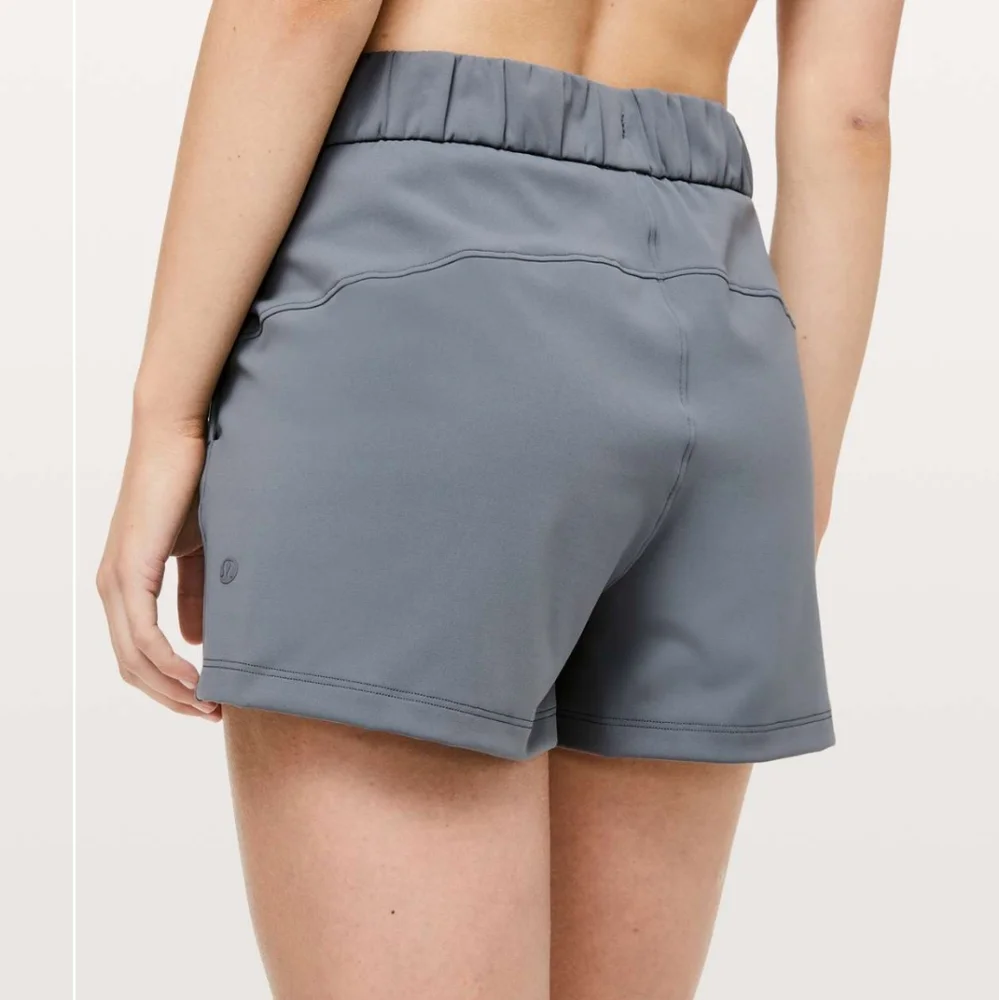 Lululemon On the Fly Shorts size 8 - Picture 2 of 7